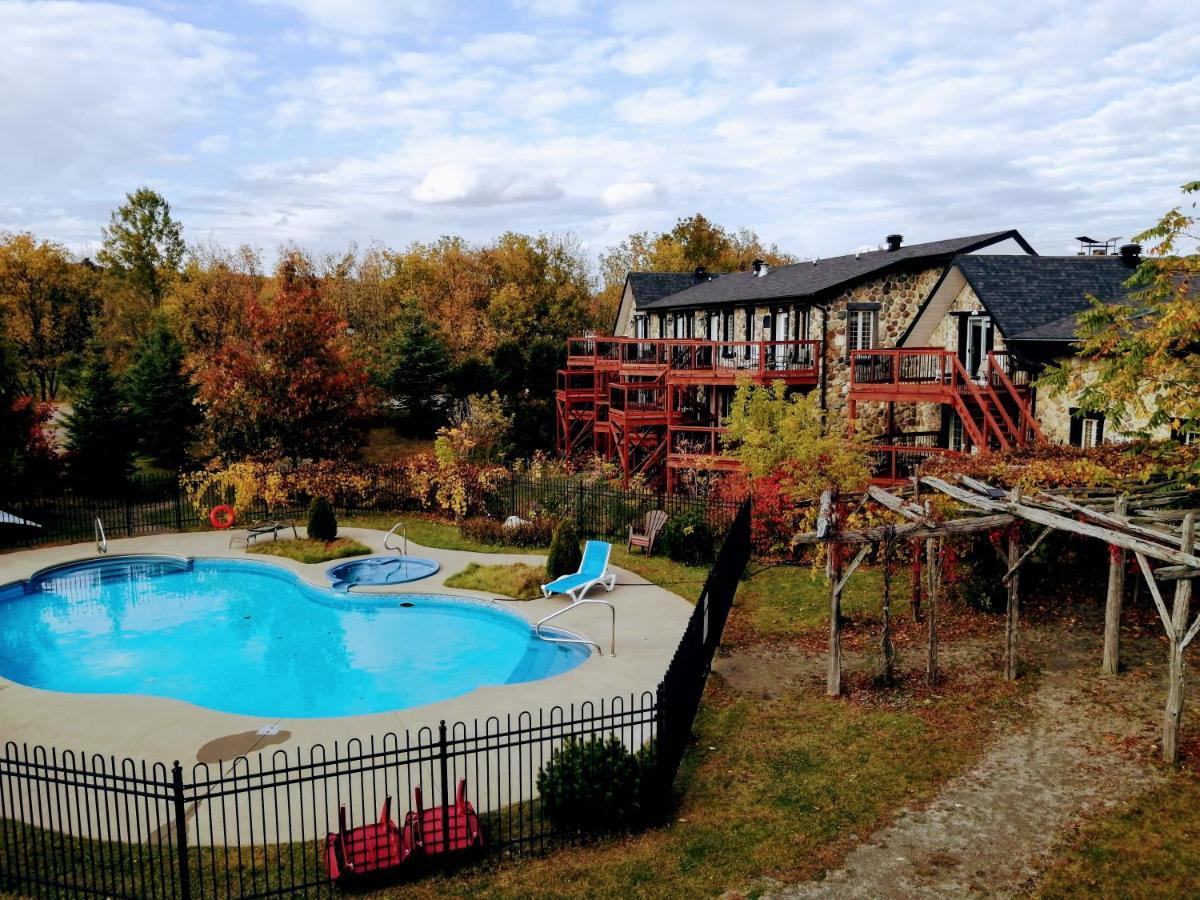 Condos Vacances Orford Magog ภายนอก รูปภาพ